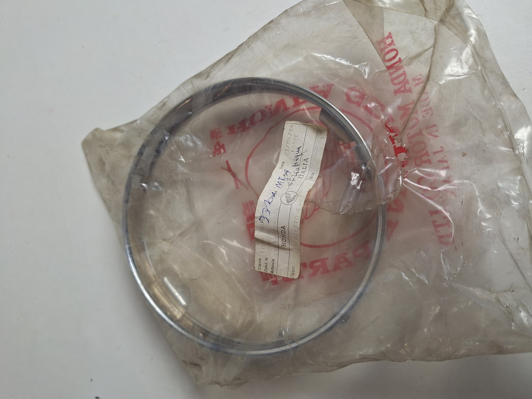 Bild von LAMPENZIERRING  33101-MB1-003  VF 750 C